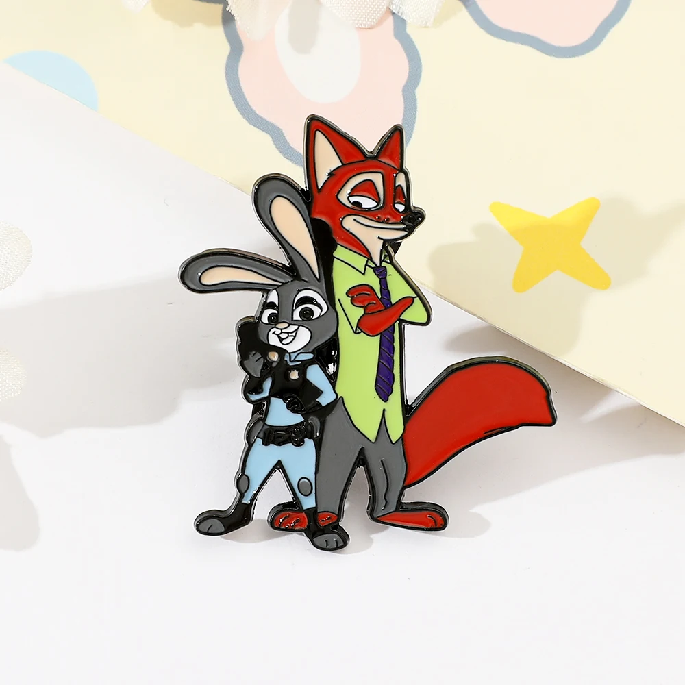 ديزني الكرتون Zootopia شخصية دبابيس لطيف جودي ونيك شارة مينا دبوس ملحق لقبعة ظهره الملابس والاكسسوارات