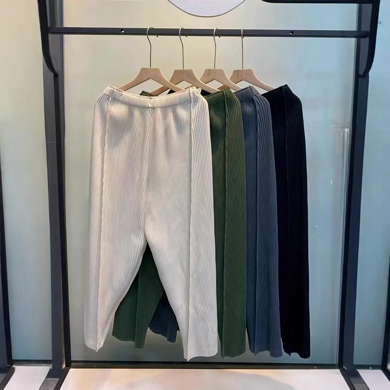 

Miyake Pleated 2026 New Spring Pleated Pants Women's Models Elastic Waist Tapered Pants Casual Versatile Small Leg Pants Women