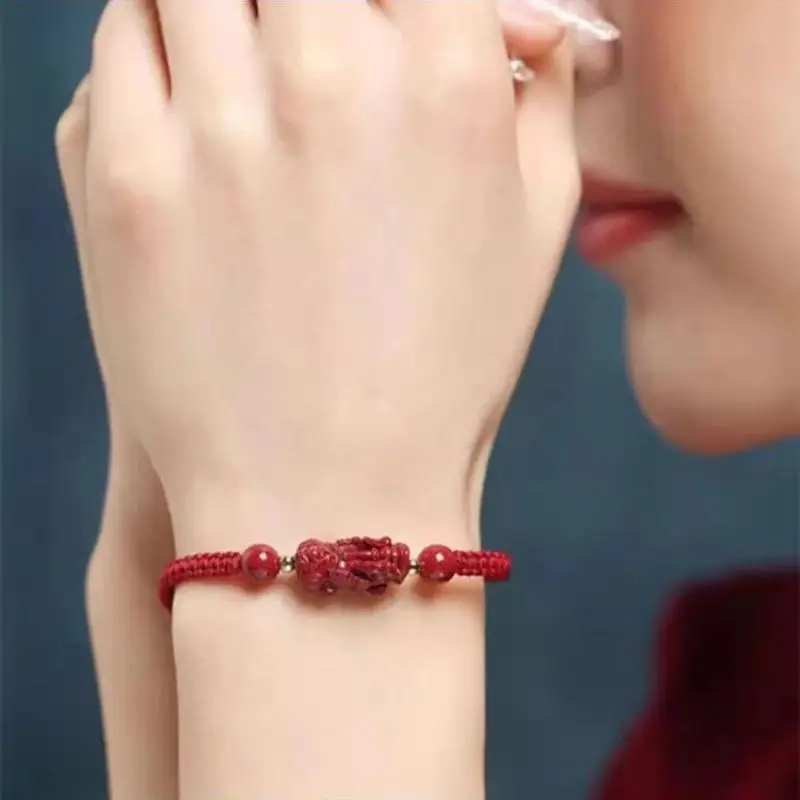 Zinnober-Pixiu-Armband mit handgeflochtenem Seil, Glücksbringer, rotes Armband für Damen und Herren, Schmuckzubehör. – Detail 3
