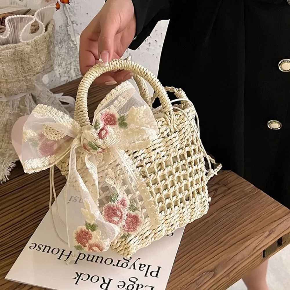 

Elegant Floral Embroidery Woven Handbag Bow Drawstring Straw Crossbody Bag Bucket Bag Hollow Summer Shoulder Bag Girls