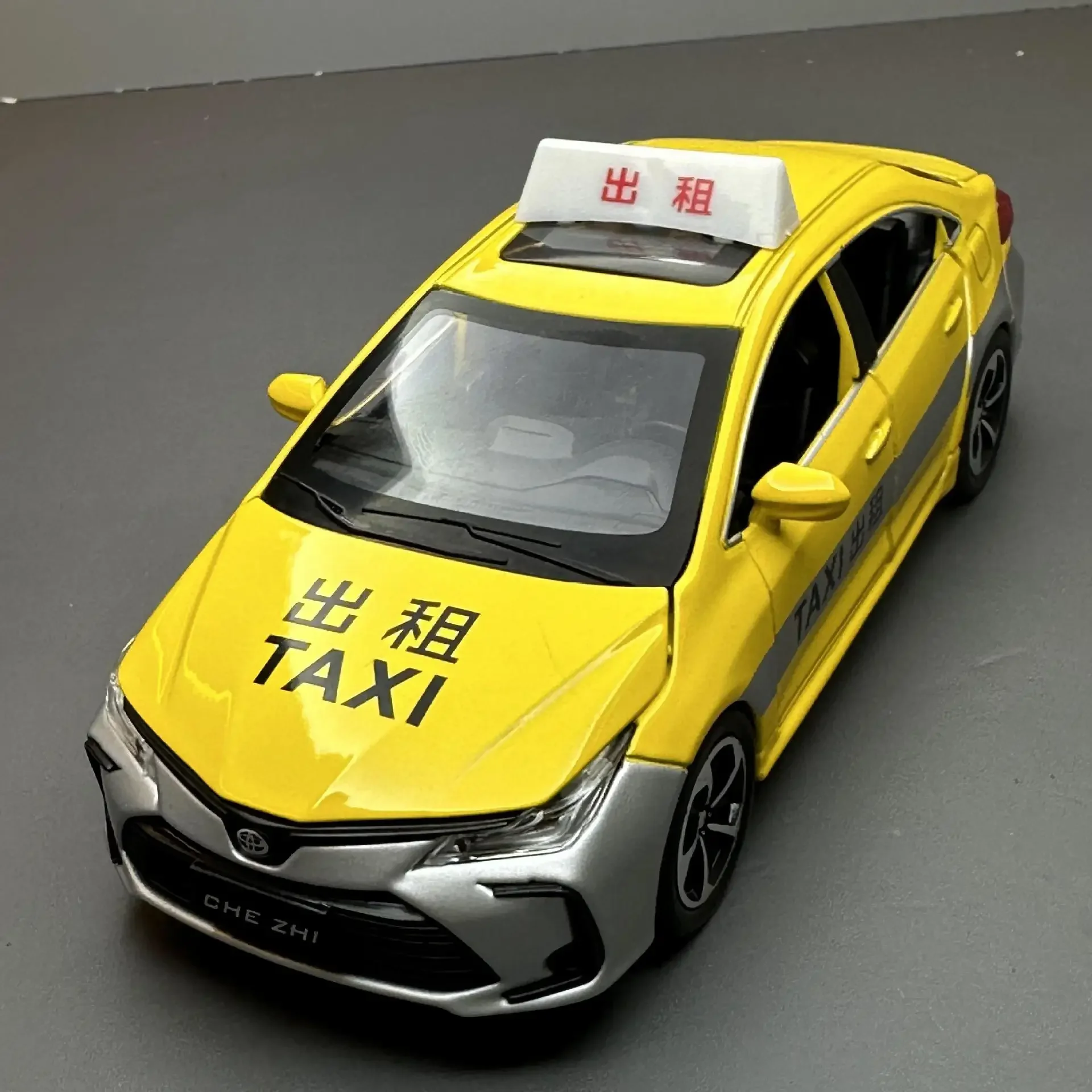 Toyota CorTrusttaxi Diecasts et véhicules jouets pour enfants, modèle de voiture, son et lumière, dos côtelé, alliage, cadeaux, A633, 1:32