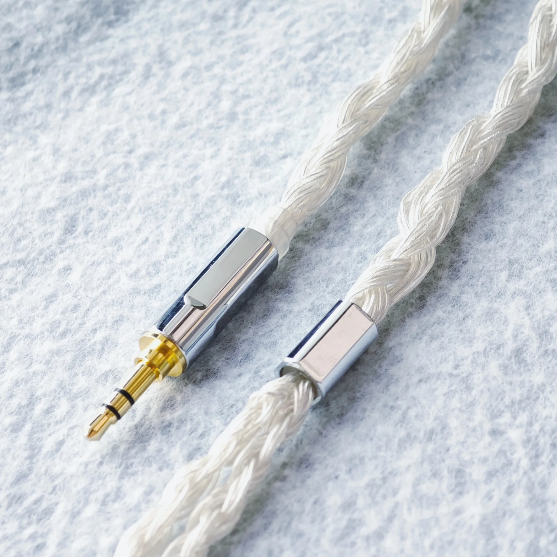 Кабель для обновления наушников SIMGOT EA1000 Fermat, 32-ядерный посеребренный OCC, 4,4 мм, сбалансированный сменный провод HiFi Кабель для обновления наушников SIMGOT EA1000 Fermat, 32-ядерный посеребренный OCC, 4,4 мм, сбалансированный сменный провод HiFi