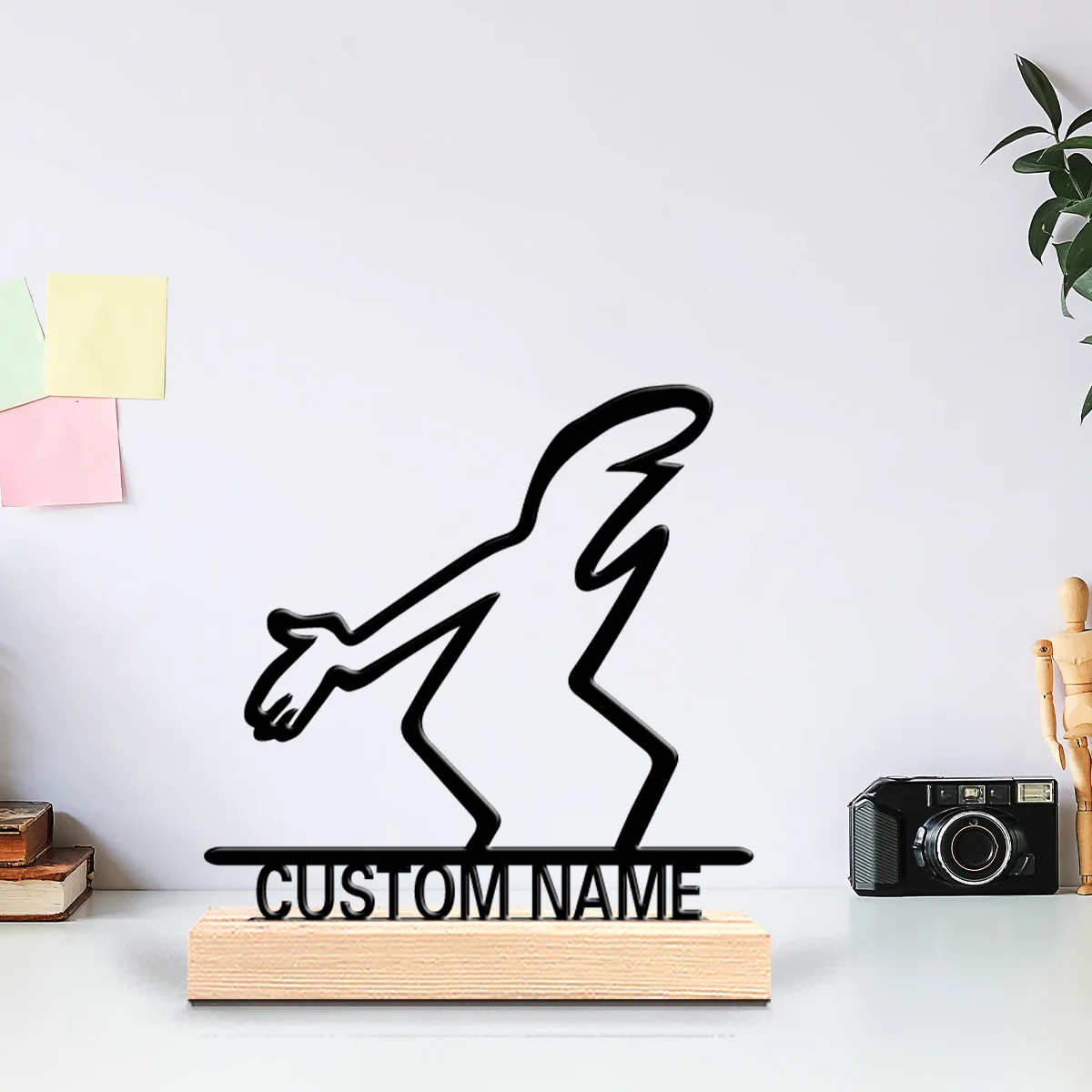 1 Stück Romantische Personalisierte Minimalistische Linien-Metallfigur Desktop-Skulptur mit Holzsockel Geeignet für Büro