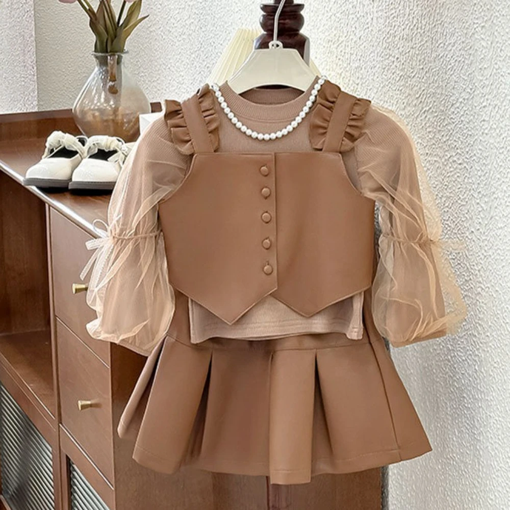 Bear Leader أزياء الخريف للأطفال مكونة من ثلاث قطع ملابس الفتيات Meilad سترة كاكي + بلوزة شبكية بأكمام طويلة + تنورة مطوية