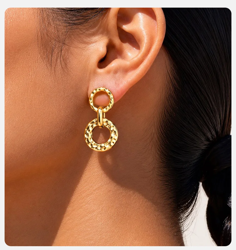 Vnox Trendige ineinandergreifende Ring-Ohrringe für Damen, Edelstahl, vergoldet, gehämmerter Kreis-Creolen-Ohrring, Statement-Schmuck für den Alltag – Detail 2