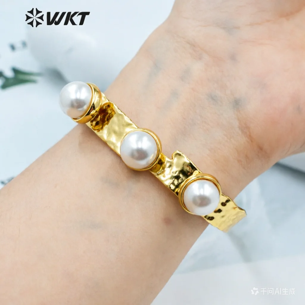 

MPB004 Wholesale Luxury Women Jewelry Gift Natural Pearl Gold Color Cuff Bangles Adjustable Size Simple Elegant Style
