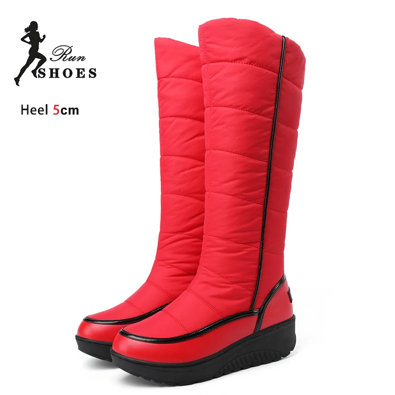 2025 nuevas botas de nieve de invierno para mujer, botas altas cálidas de felpa, antideslizantes para exteriores, impermeables, cuñas de 5CM, zapatos largos rojos con plataforma para mujer