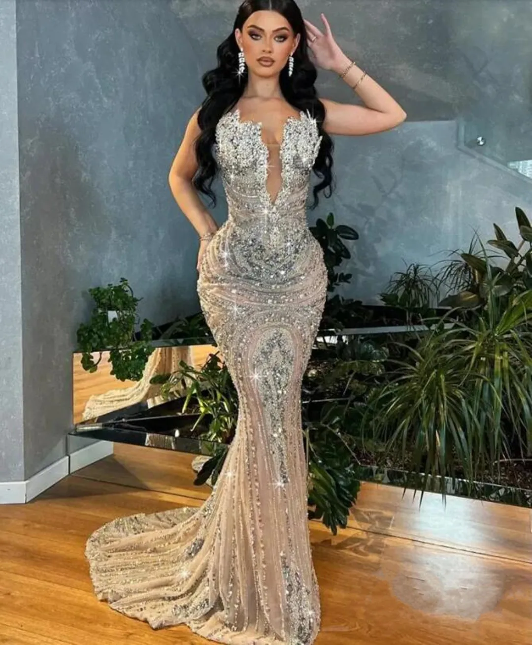 Luxury Mermaid Prom Dresses Sleeveless V Neck Appliques Sequins Beaded 3D Lace Hollow Floor Length Diamonds Sexy Evening Gowns