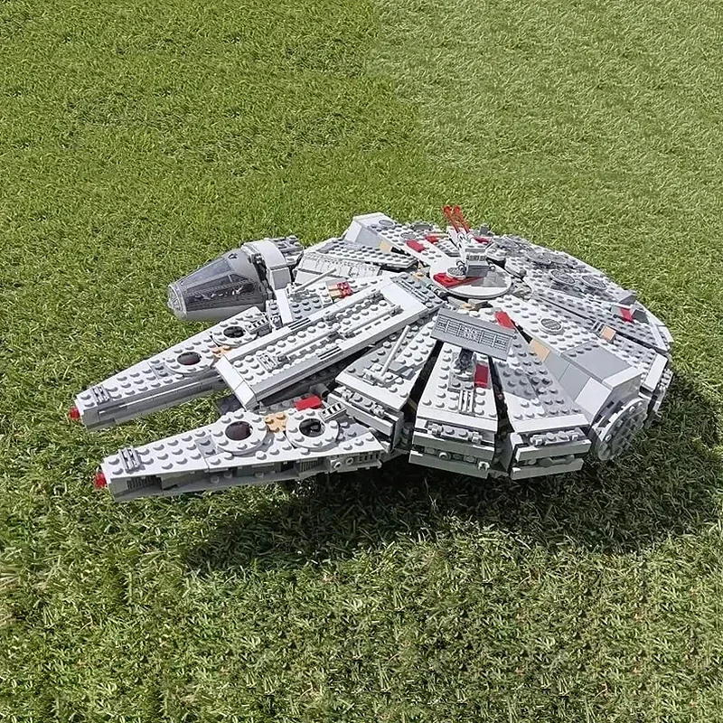 Lager 1381Pcs Millennium Ship Force Awakens Set Kompatibel Falcon Modell Bausteine Spielzeug für