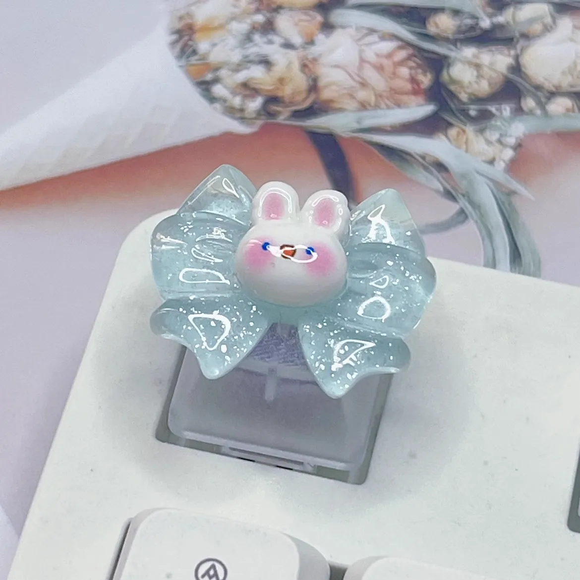 Cute transparent glitter colored five pointed star keycap game mechanical keyboard keycap glowing heart decoration keycap