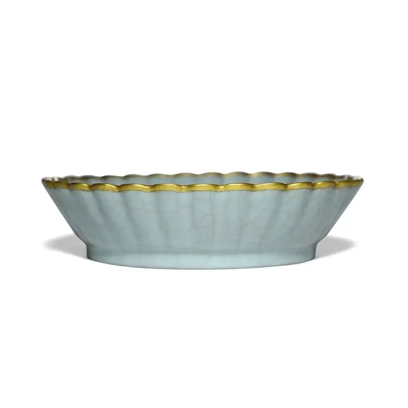 Chinese high-end literati collection ornament fruit plate, cream color, warm white, army green