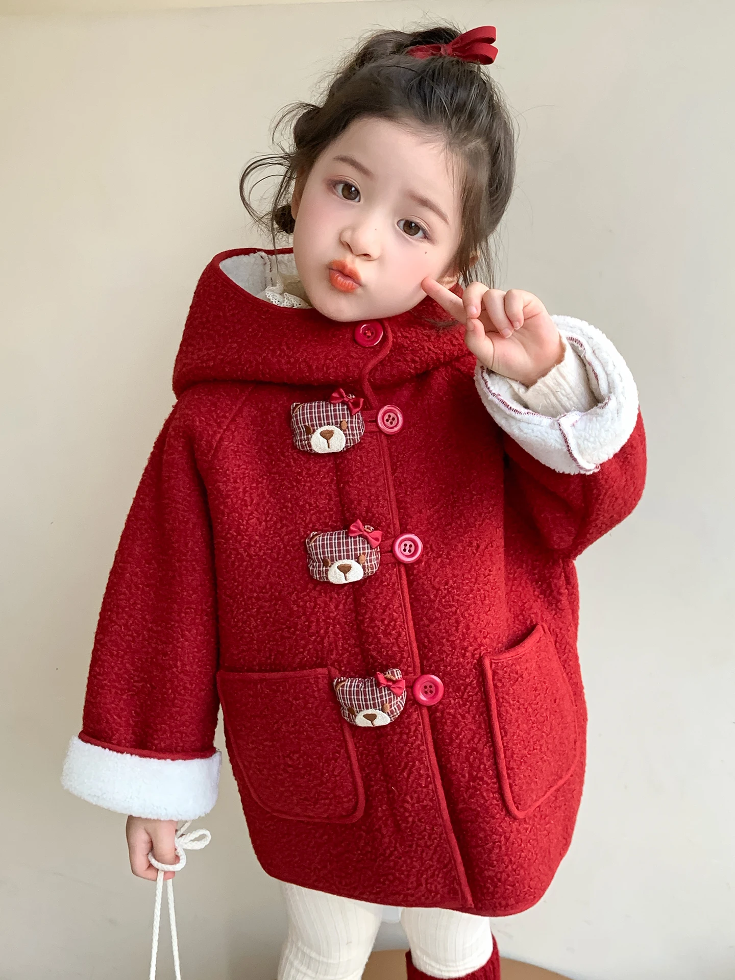 

Детское зимнее пальто для девочек, утепленное флисом, в клетку, с принтом медведя, средней длины, свободного кроя, в стиле колледж