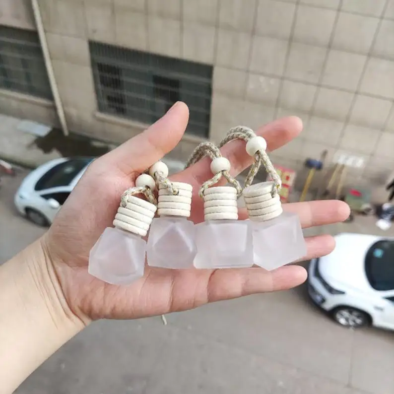 6ml Diamond Shape Frosted Glass Empty Car Pendant Diffuser Bottle Cars Hanging Essential Oil Perfume Bottles ni05