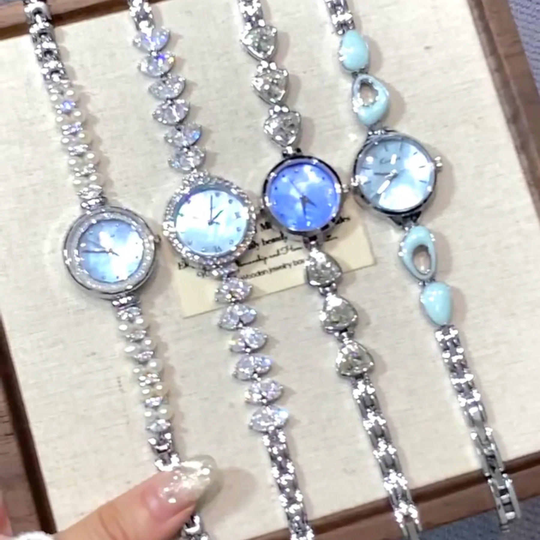 

New Women'S Quartz Watch, Simple And Vintage Style, High-End Feel, Creative Gift For Women, Small And Delicate Women'S Watch.