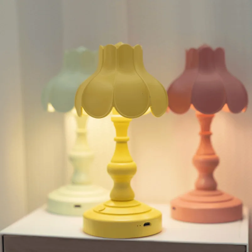 Ins Style Retro Bedside Lamp, European Mini Table Lamp, USB Rechargeable Night Light for Bedroom & Dorm