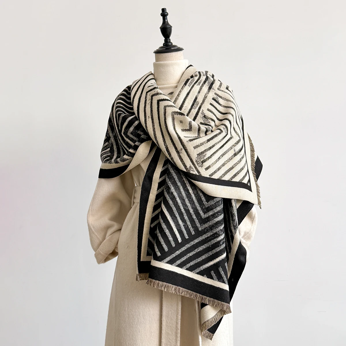 

Женская теплая шаль в полоску с принтом - простая толстая жаккардовая шаль из искусственного кашемира на осень и зиму