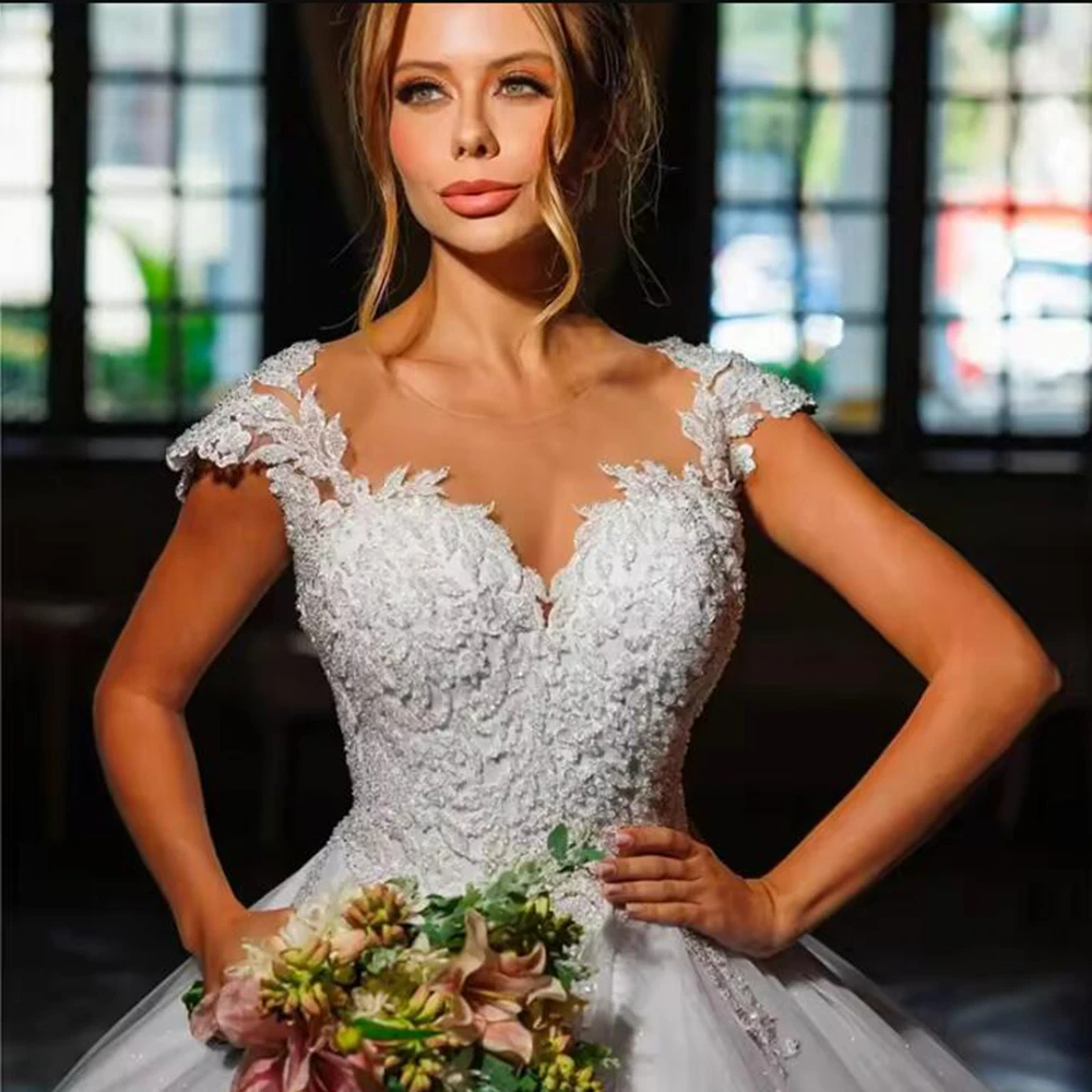 Robes de patients en dentelle romantique avec appliques personnalisées, manches courtes, encolure dégagée, mariage, quel que soit le train de balayage, luxe