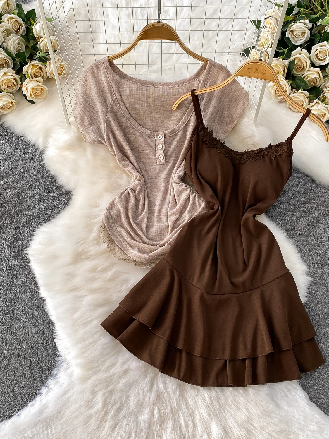 

Pure Desire Кружева V-Ne Ремешок Dr Женское Лето с Нагрудной Подкладкой Утягивающая Юбка Горла Верхняя Одежда Асимметричный Топ А-силуэта Dr