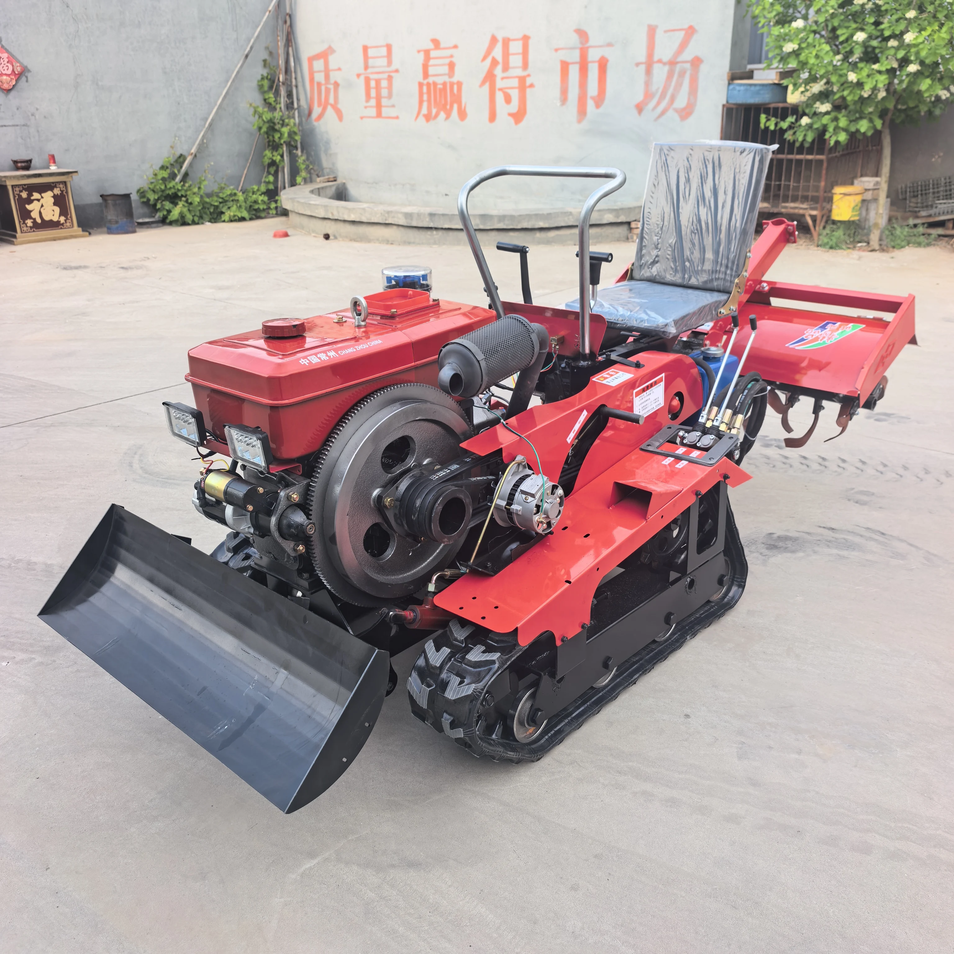 40 Horsepower Single Cylindere Multifunctional Agricultural Tracked Micro Tiller Mini Walking Tracto view 5