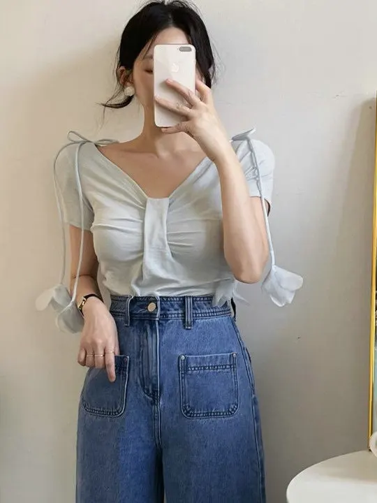 

Solowen Women's Slim Fit ort Sve T-irt V-Ne Cross Strap oulder Flower Decoration Breathable Sweat Absorbent Summer...