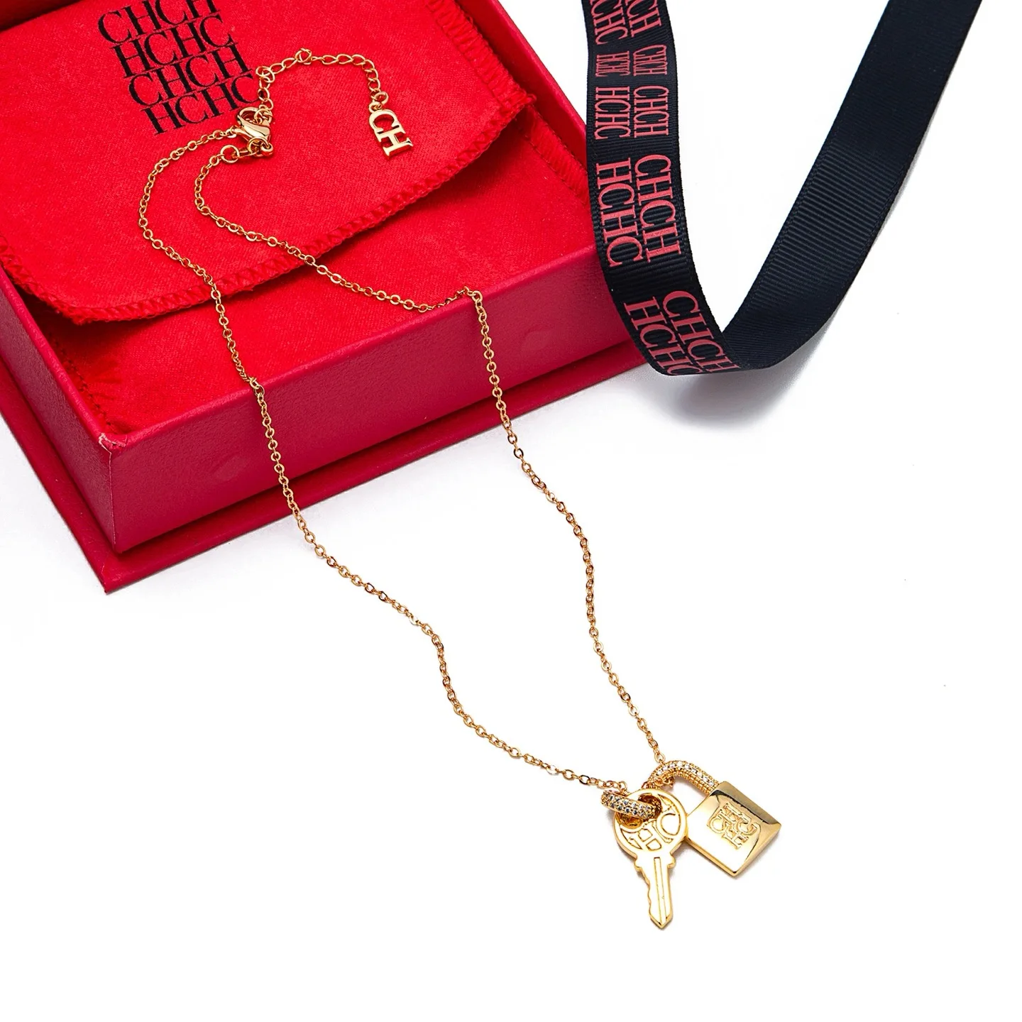 New  Lock Series Love Couple Necklace Classic Hot Selling Gift Box Packaging