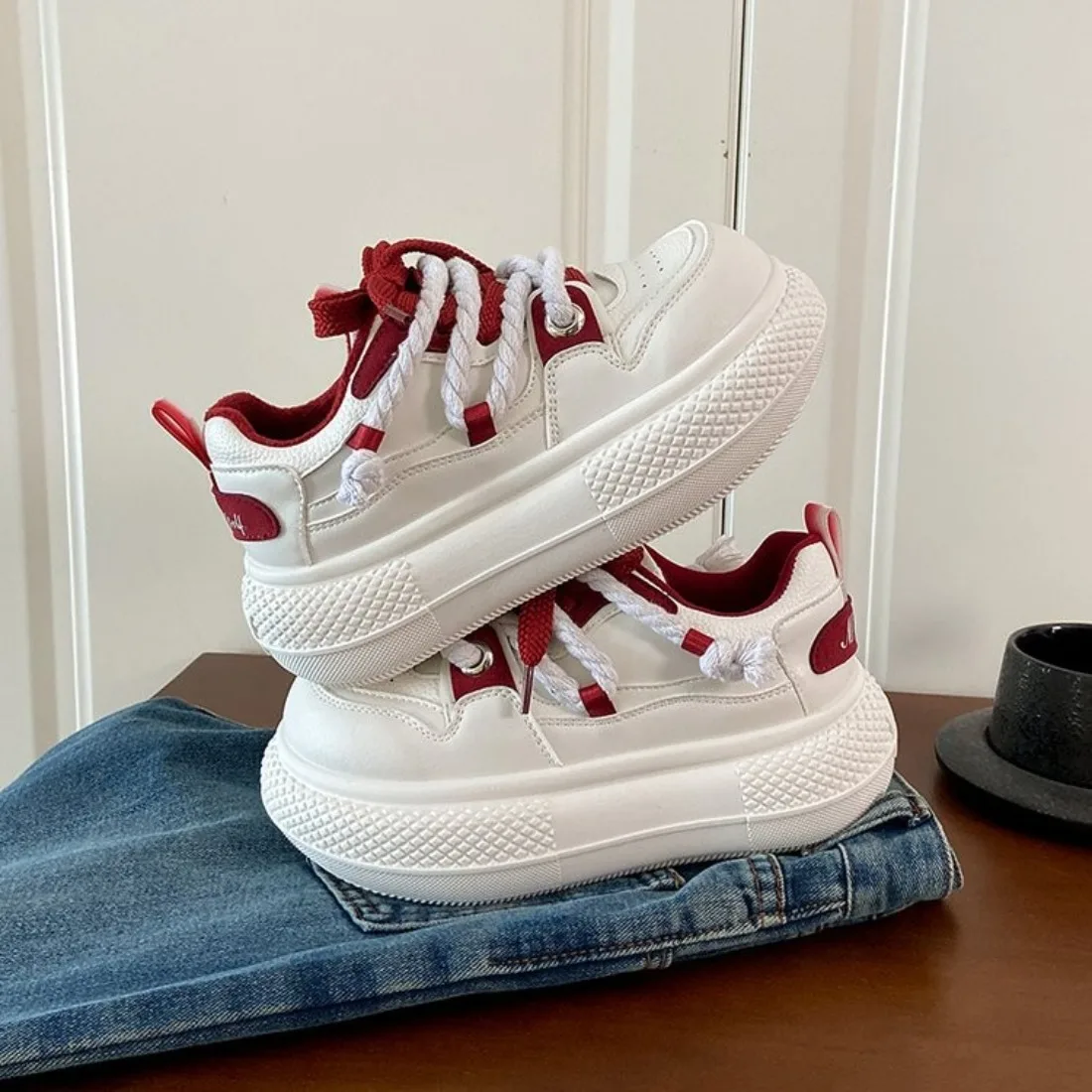 

Женские универсальные низкие кроссовки на танкетке для увеличения роста, весна 2026, новинка, легкие, для спорта и отдыха