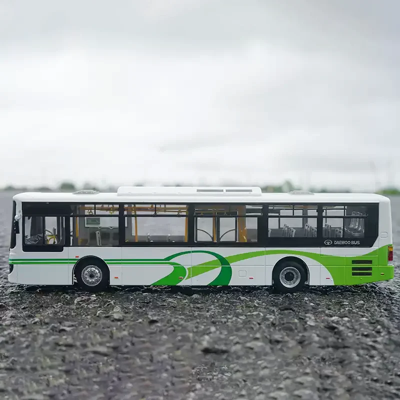 Diecast 1:43 Scale Shanghai Bus Route 876 & Route 21 Alloy Simulation Bus Model Collection Ornaments Static Display Gift