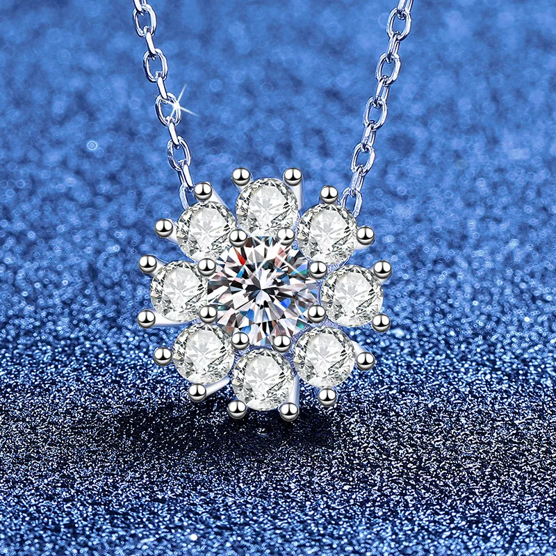 

Amazon Hot Selling Moissanite Necklace Platinum PT95018k Gold Pendant High-end Full Diamond Sunflower Snowflake Light Luxury