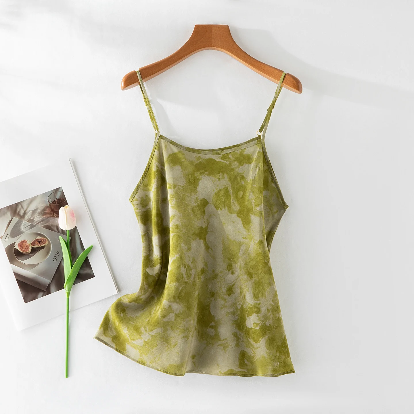 المرأة الصيف عادية جديد 100% التوت الطبيعي الحرير كريب دي تشاين تنوعا طباعة المائل قطع قصيرة مثير الحمالات الصغيرة