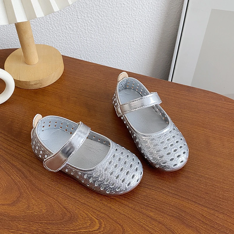 Kleinkind Mädchen Ausgehöhlte Lederschuhe 2026 Neue Sommer Kinder Riemchensandalen Weiche Sohle Einfache Klassische Kinder Urlaubs-Strandschuhe – Detail 4