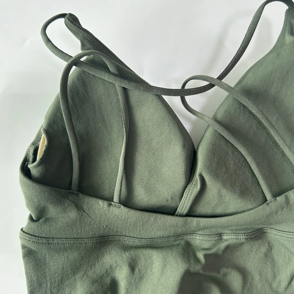 Twist-Front-Longline-Top, rückenfreies Sport-Tanktop für Damen, gepolsterte Yoga-Weste, Workout-Fitness-Top, hochelastisch, schnelltrocknend, für Laufen und Fitness. – Detail 11