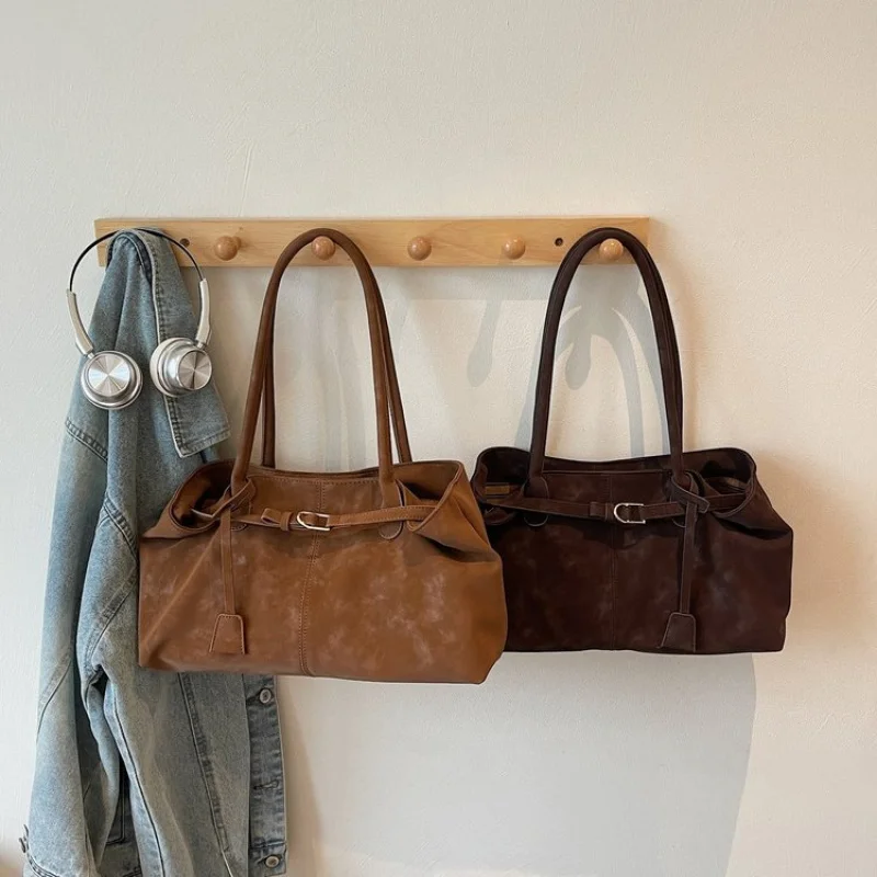 

Ladies Messenger Bag Crafted From Meadow-Printed Leather Boasting Casual High-End Lasting Spacious Soft Refined Look​