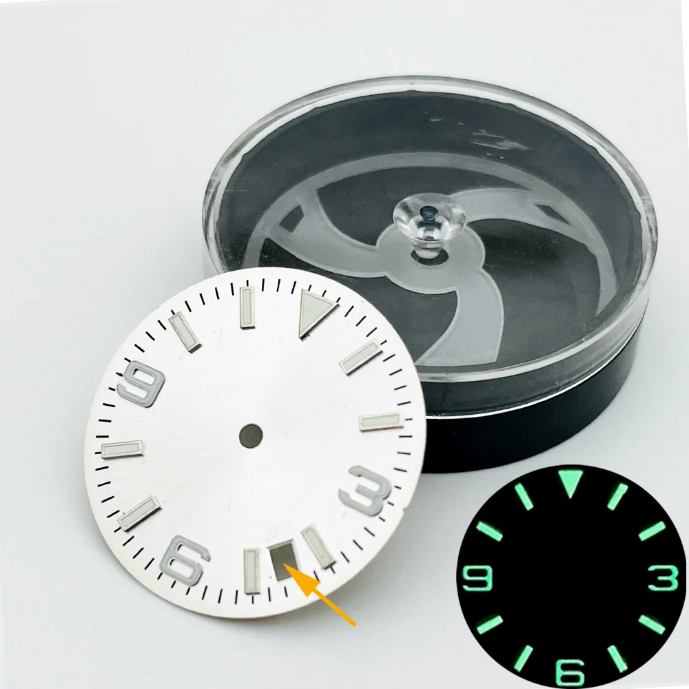 قرص NH35 مخصص قرص أخضر مضيء مناسب لحركة NH35 NH36 7S26 SRPD Samurai SKX007 Crown at 3.0 3.8 4.1 قرص الساعة