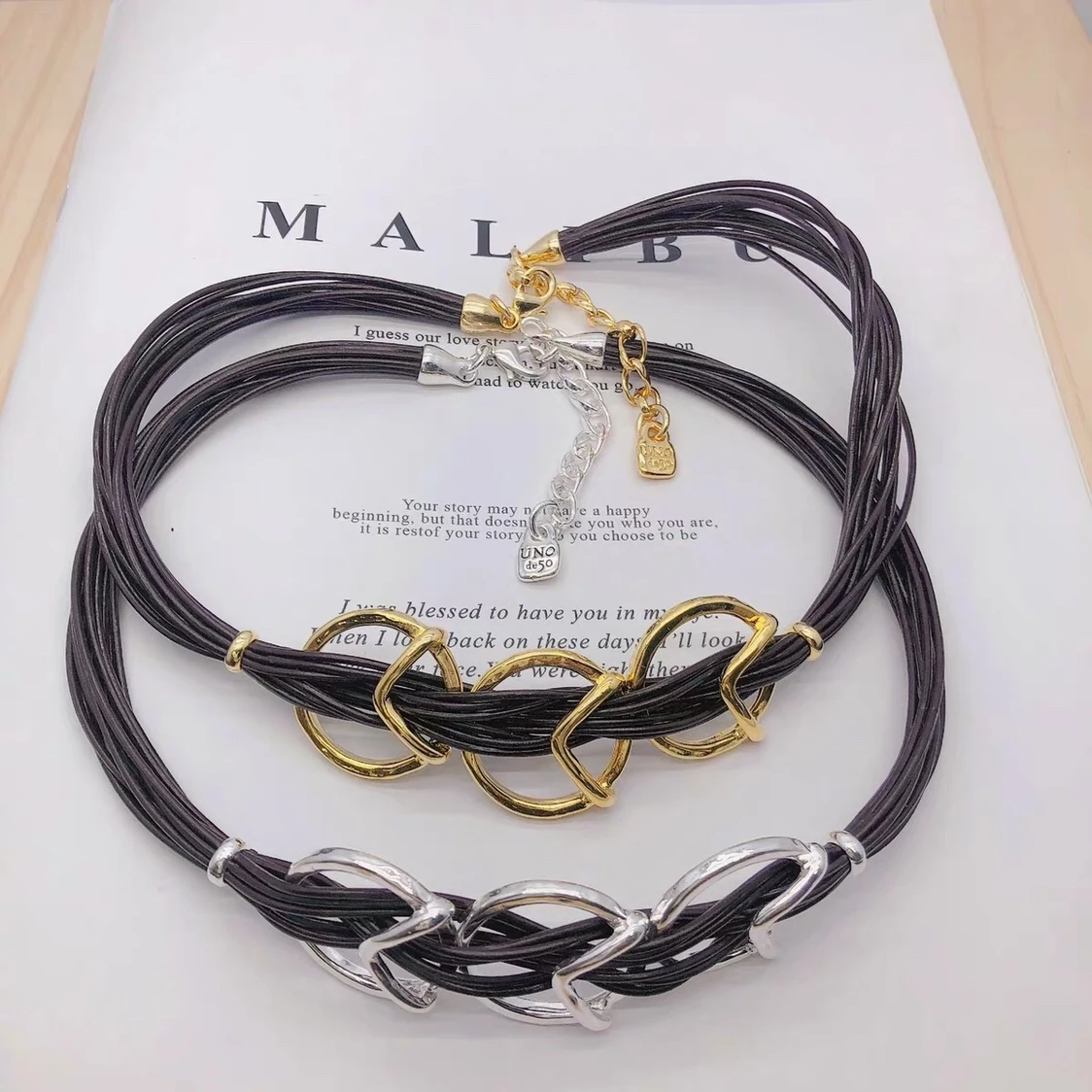 Spain Fashion Leather Rope Alloy Necklace Men and Women Temperament Simple Handmade Necklace Best Jewelry Gifts