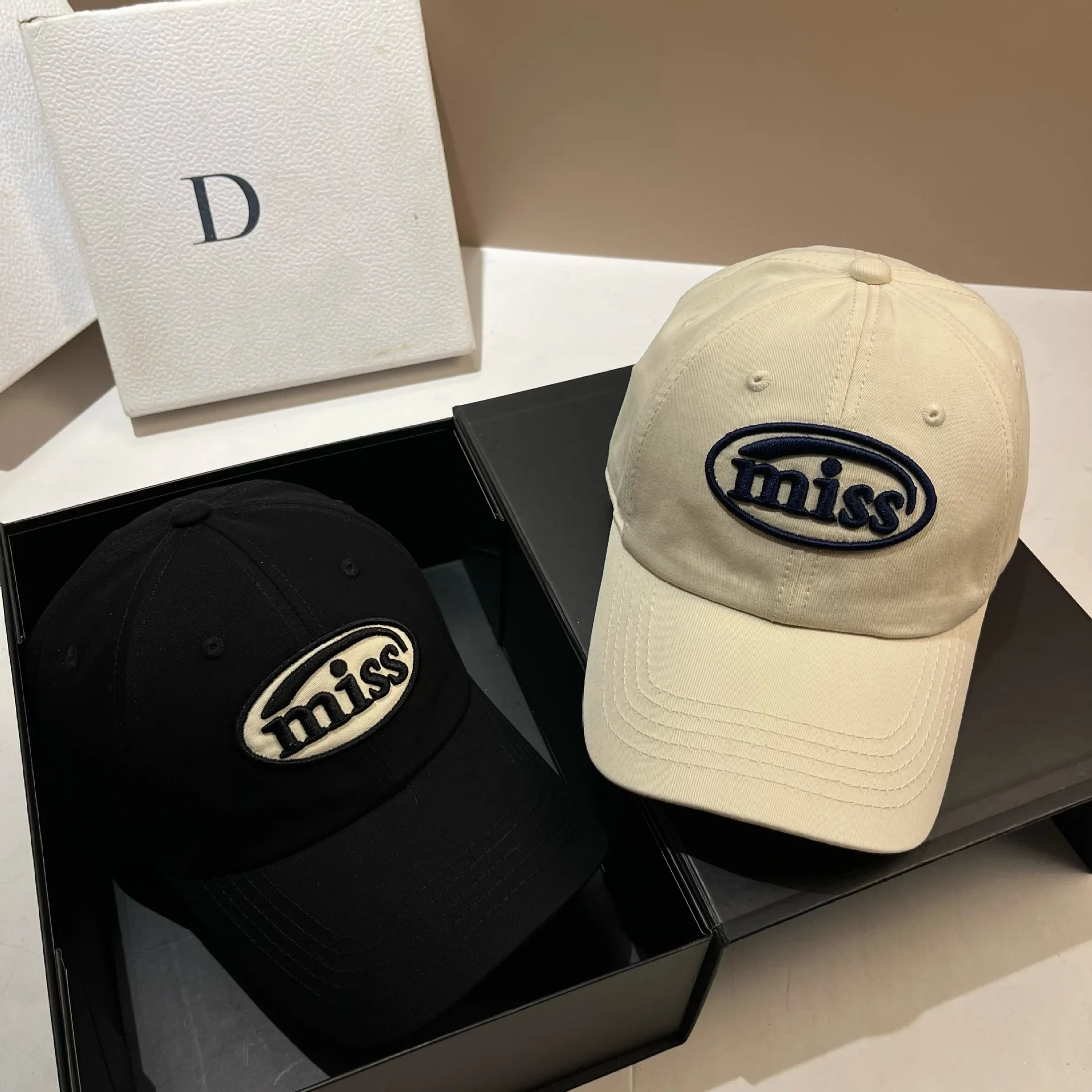 

Adjustable Baseball Cap with Embroidery - Breathable Cotton Cap for Outdoor Activities, Unisex Casual Hat with 3D Letter Design