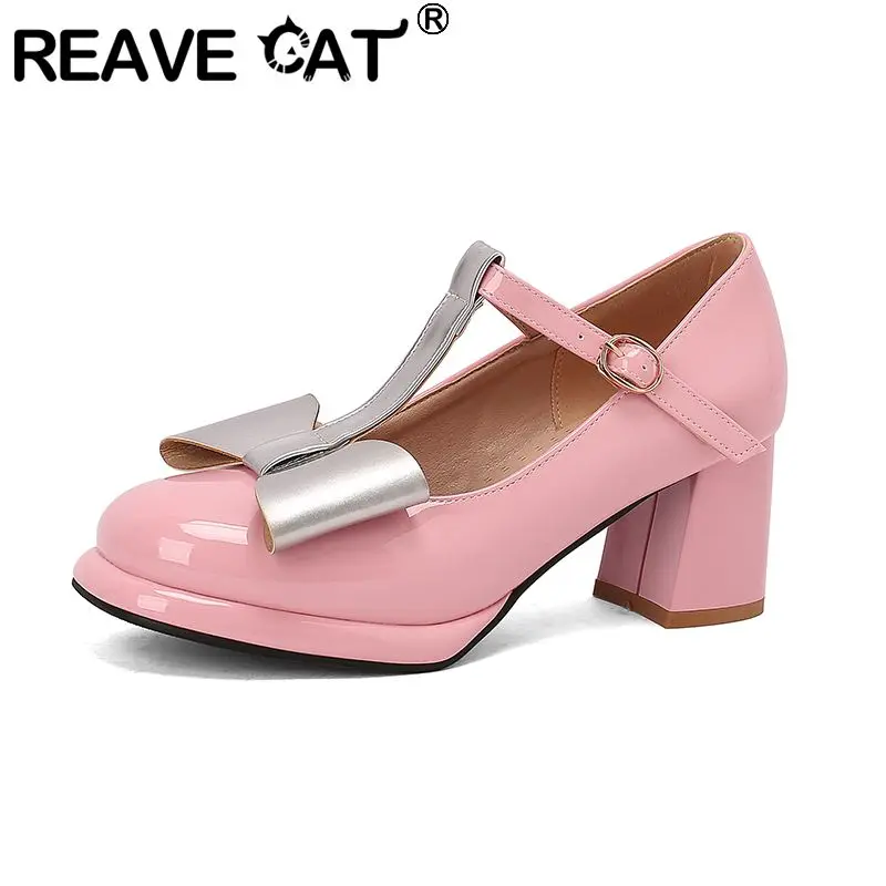 

Женские туфли с круглым носком REAVE CAT, туфли-лодочки на блочном каблуке 6,5 см с пряжкой и T-образным ремешком и бантом, Милая женская обувь для свиданий размера 47, 48