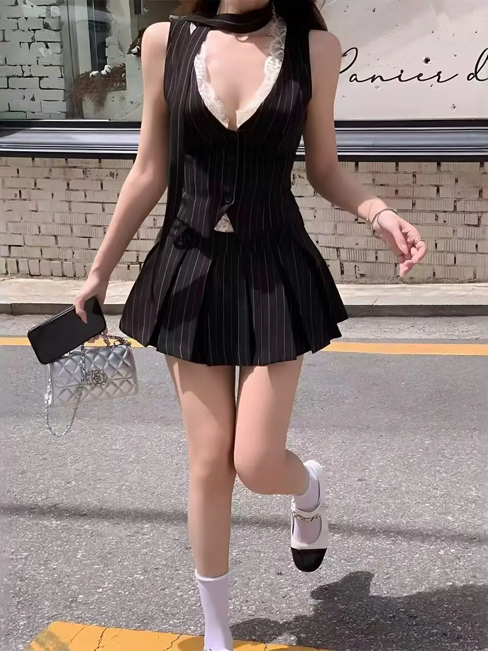 

Korean Style Pure Desire Hot Girl Lace Vest And Pleated Short Skirt Two Piece Set Summer Women's Fashion Breathable Short Sleeve
