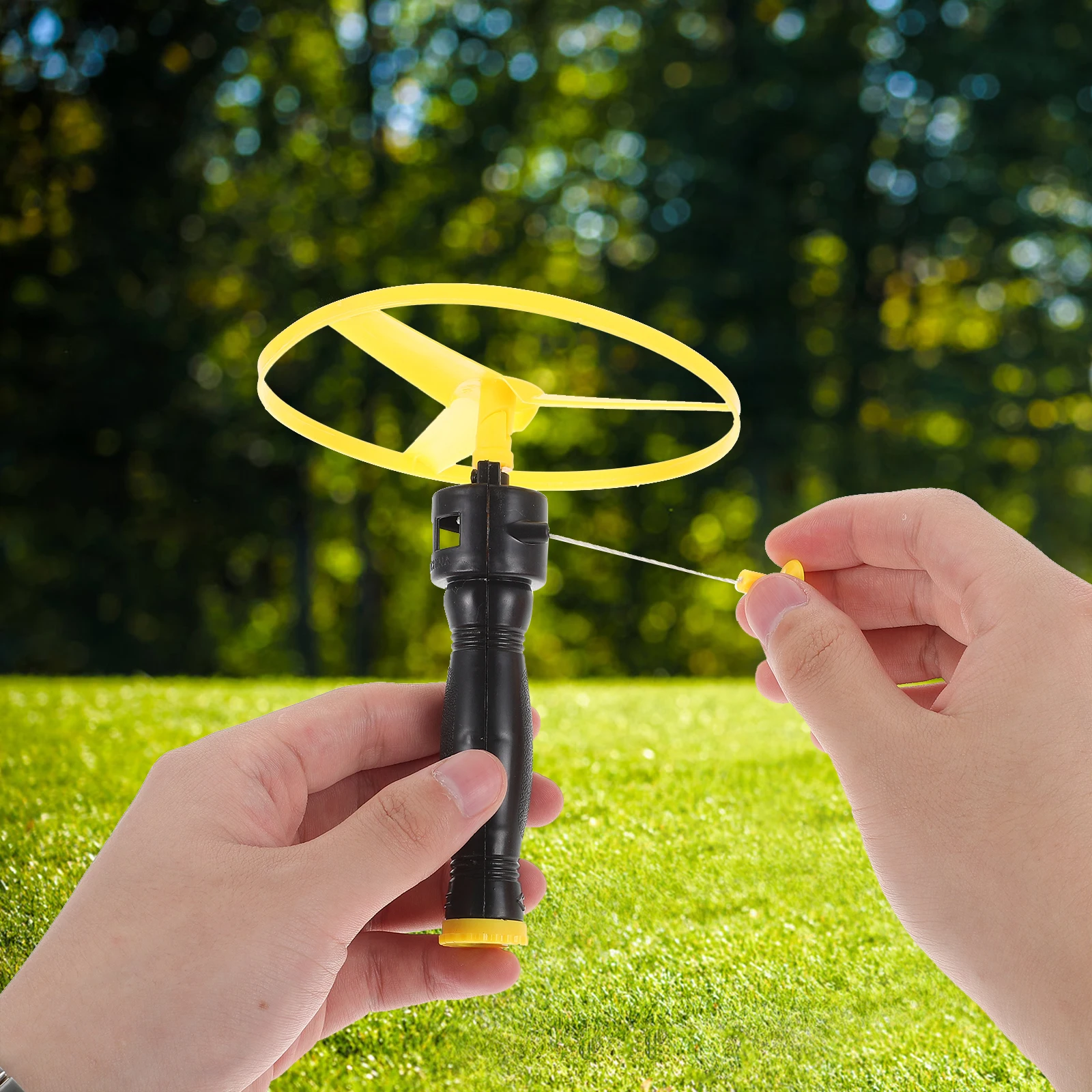 3 set di giocattoli da esterno portatili per ragazzi, disco volante in plastica UFO, giocattolo leggero per bambini, colore casuale