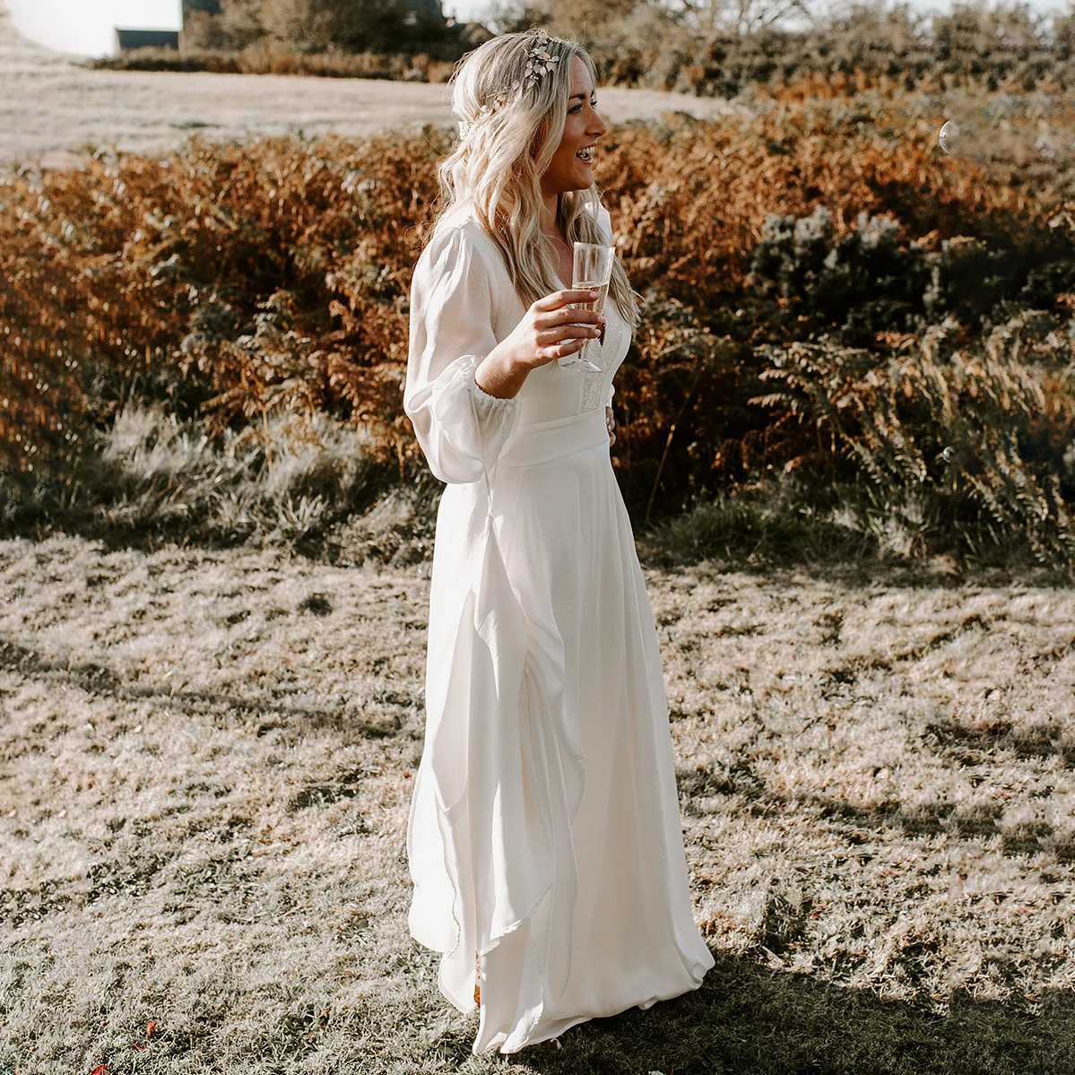 Deep V Neck Boho Sheer Long Sleeves Chiffon Bohemian Beach Wedding Bridal Dress Zipper Up Sweep Train Bride Robe De Mariée Beach