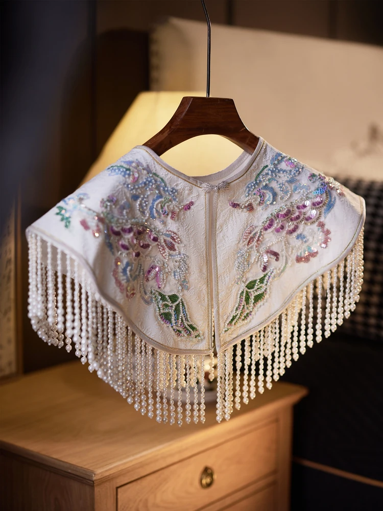 

Женское модное короткое пальто ручной работы с бисером и кружевом, с эффектом «облачных» плеч и бахромой