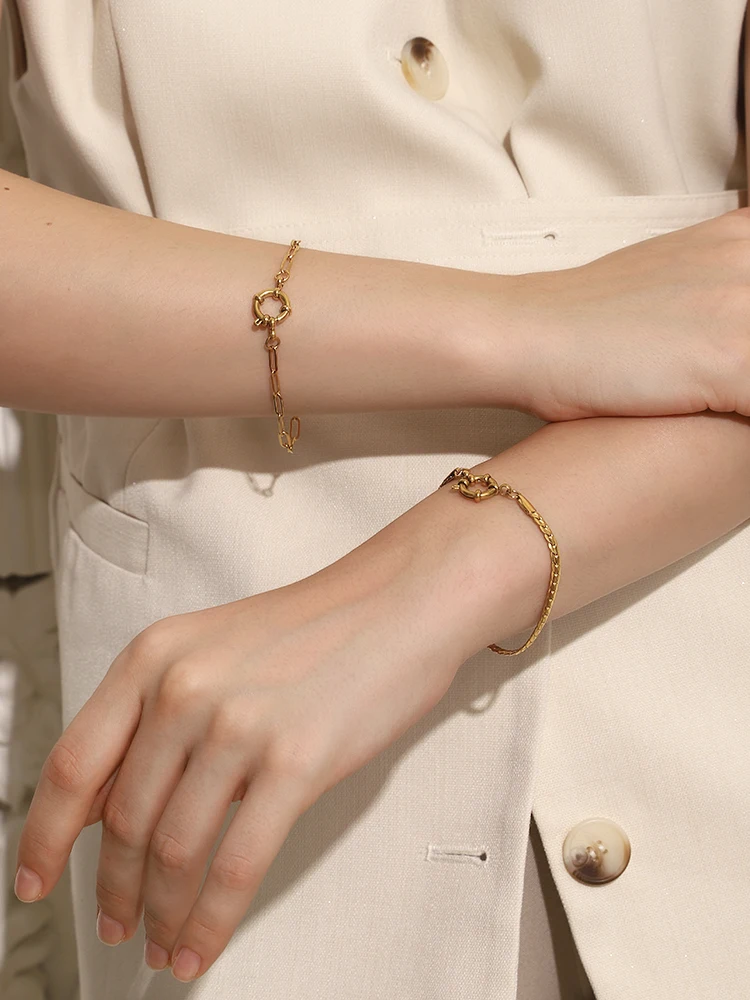 E.B.belle Slingshot Buckle Paper Clip Chain Bracelet 18K Gold