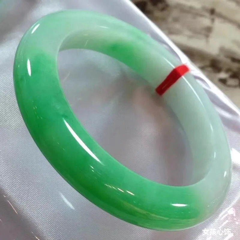 Natural, perfectly round, bright green, and ice-like bracelet, a high-quality jadeite piece