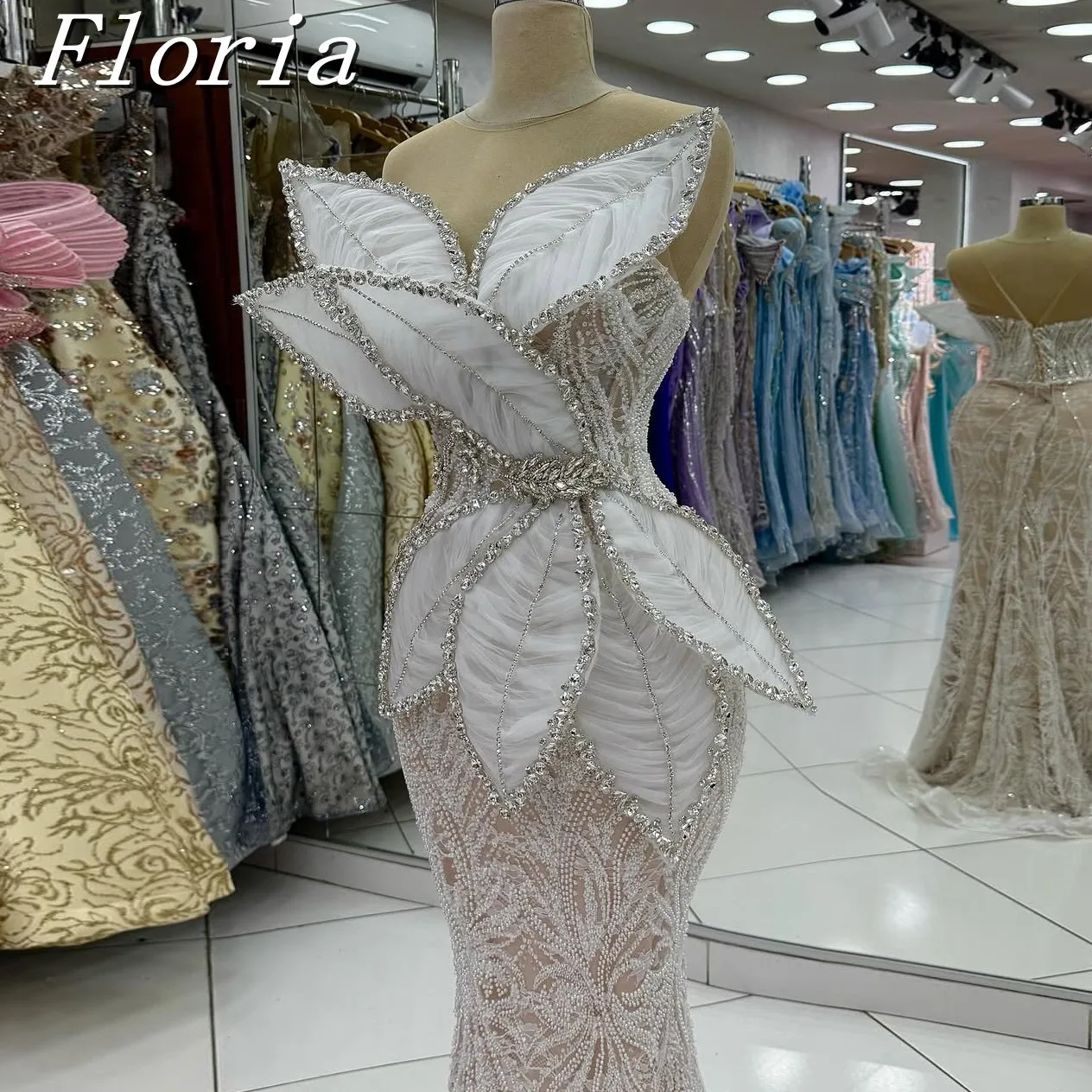 

Classic 3D Handmade Multi-layered Tulle Leaf Mermaid Evening Dresses White Crystals Long Prom Party Gowns Customized