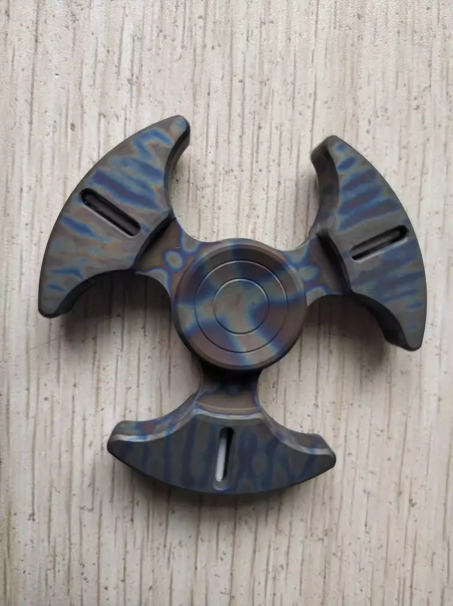 Vollsion Fingertip Gyroscope Titanium Alloy Tiger Fingertip Gyroscope