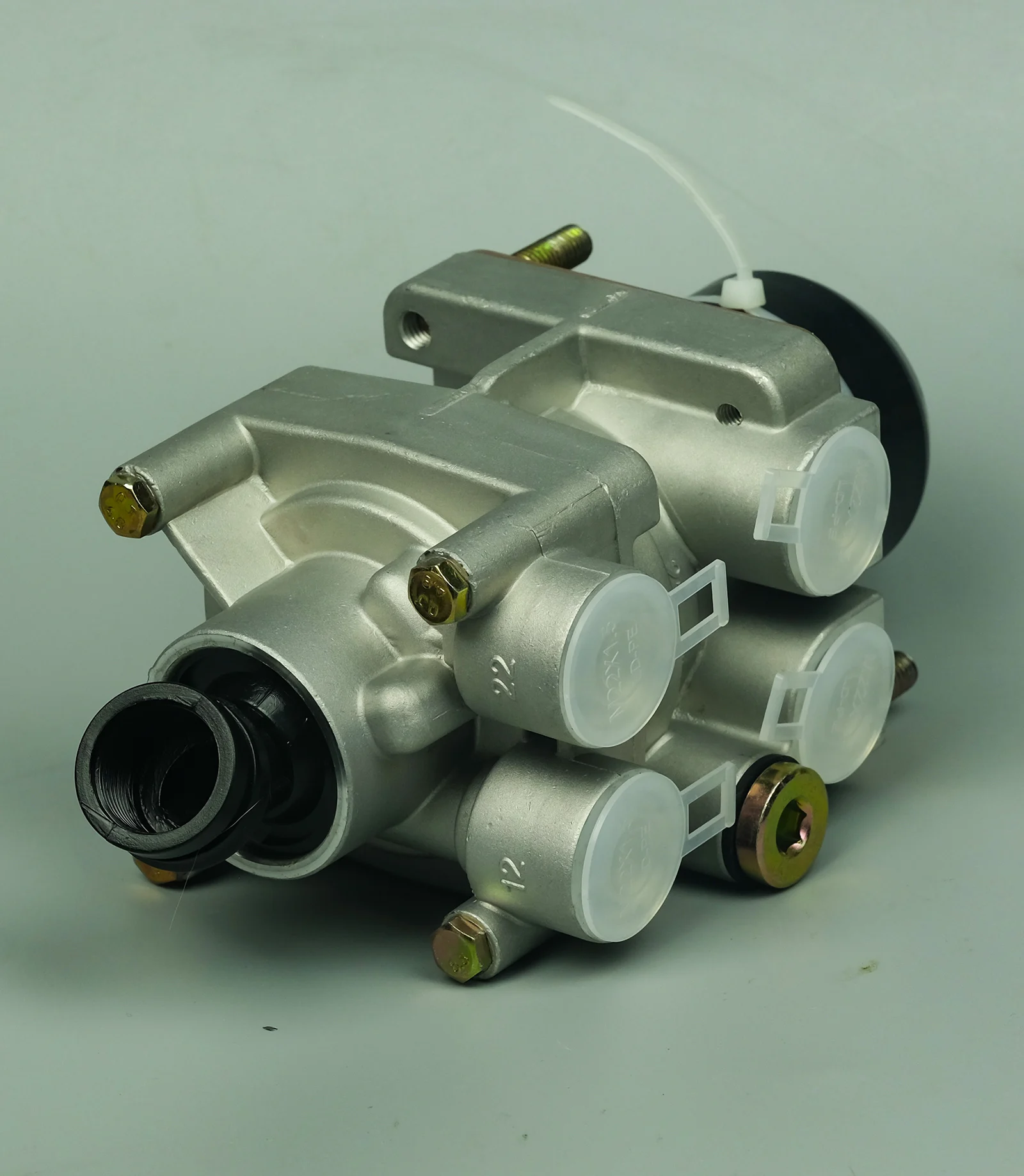 OE MB4821 81521306148 81521306219 81521309150 81521306180 Foot Brake Valve For MAN Truck High Quality Trailer Spare Parts