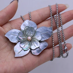 Flower Shape Black Shell White Shell Pendant Natural Freshwater Shells Mother of Pearl Shell Pendants Stainless Steel Necklace