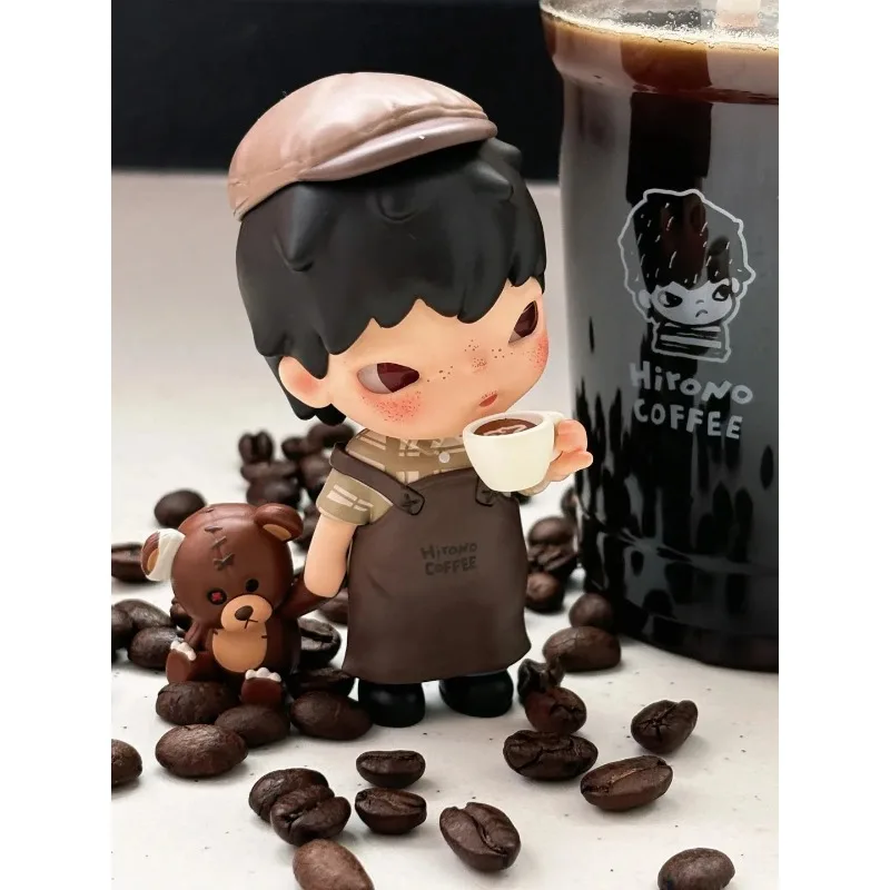 POPMART Original Genuine Hirono Series Coffee Figurine dan Tas Perjalanan Peripheral Blind Box Toys Hadiah Ulang Tahun atau Natal yang Istimewa