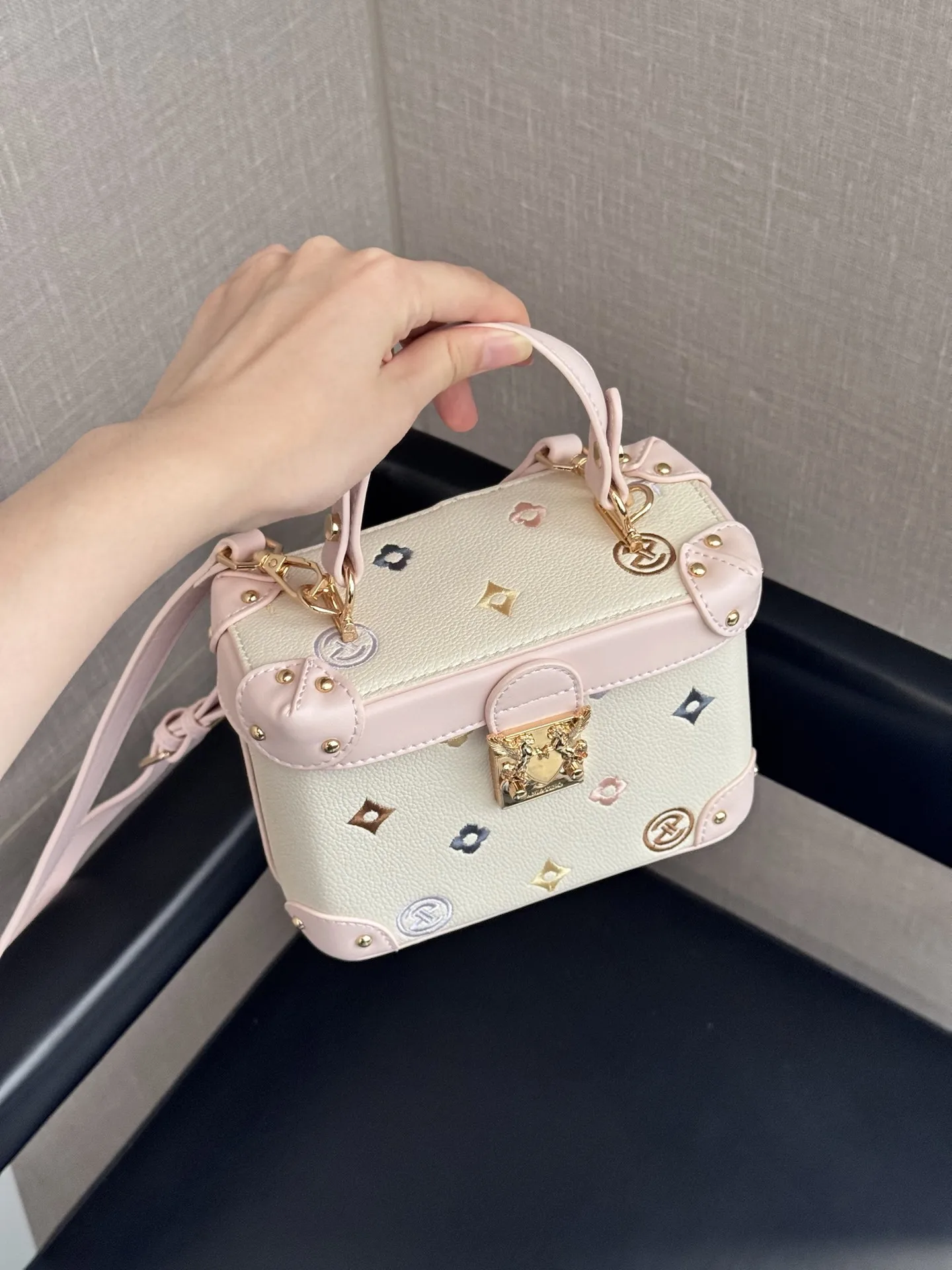 amiciyah-women's-embroidered-handbag-pink-box-style-crossbody-bag-fashionable-elegant-spring-2026-new-versatile-handbag