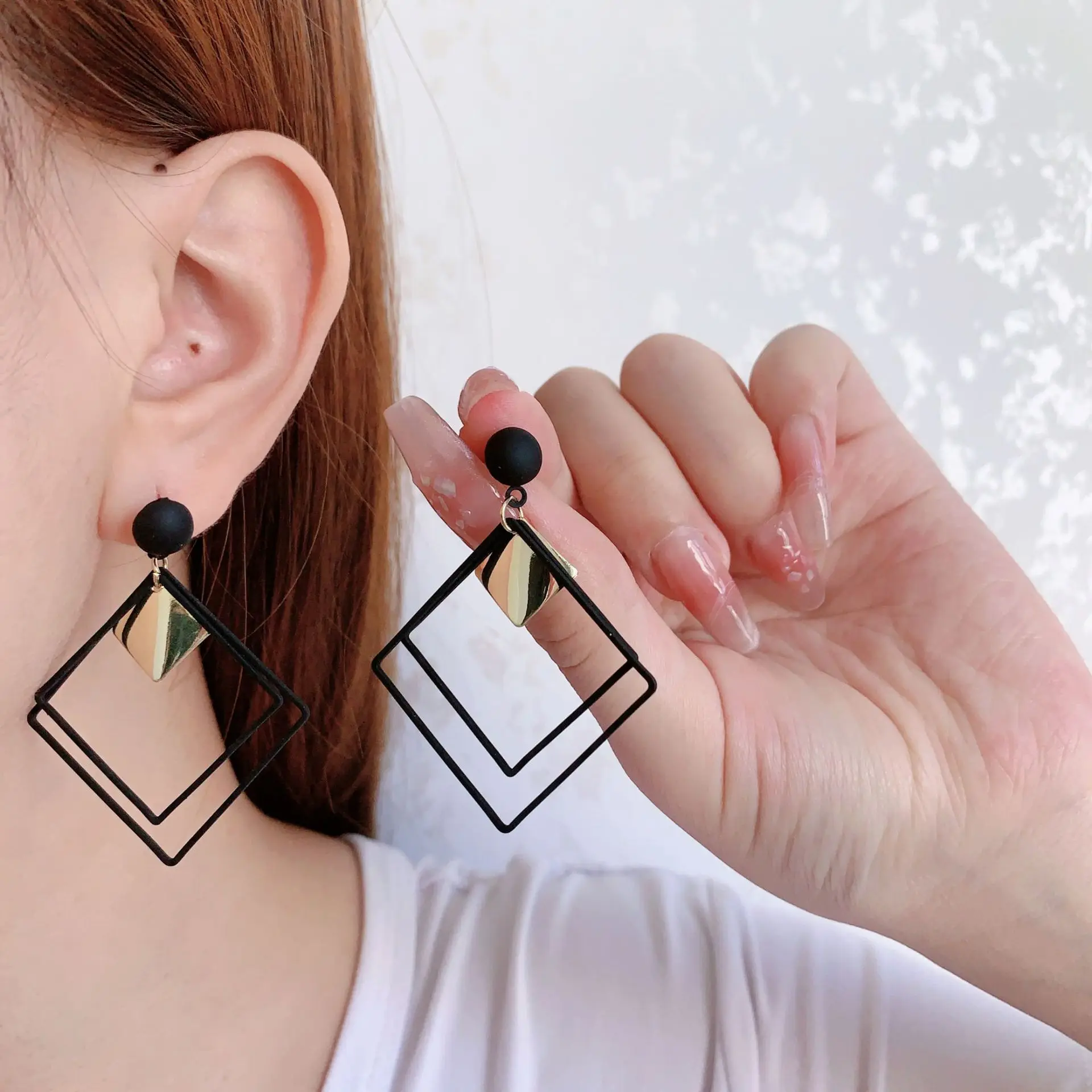 Fashion Jewelry Temperament Long Matte Pendant Earrings Korean Wild Sequins Geometric Earring Female Elegant Statement Earrings