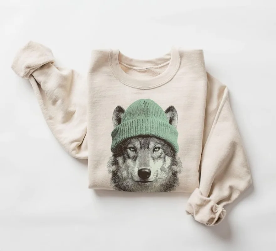Wolf Wearing Beanie Sweatshirt Mountain Wildlife Crewneck Sweater Retro 90s Unisex Cute Wolves Outdoors Pullover Sport Shirt